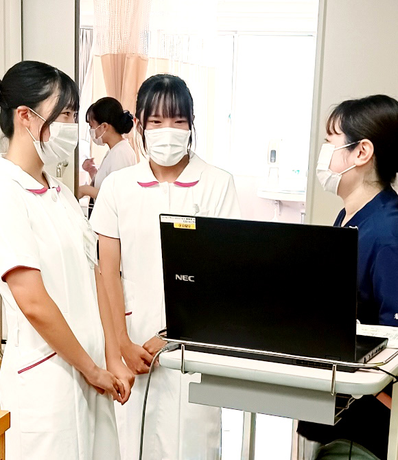 写真:検査説明について質問